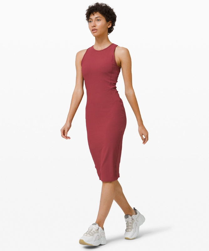 Lady in dress - Content Displayed on Hover dress