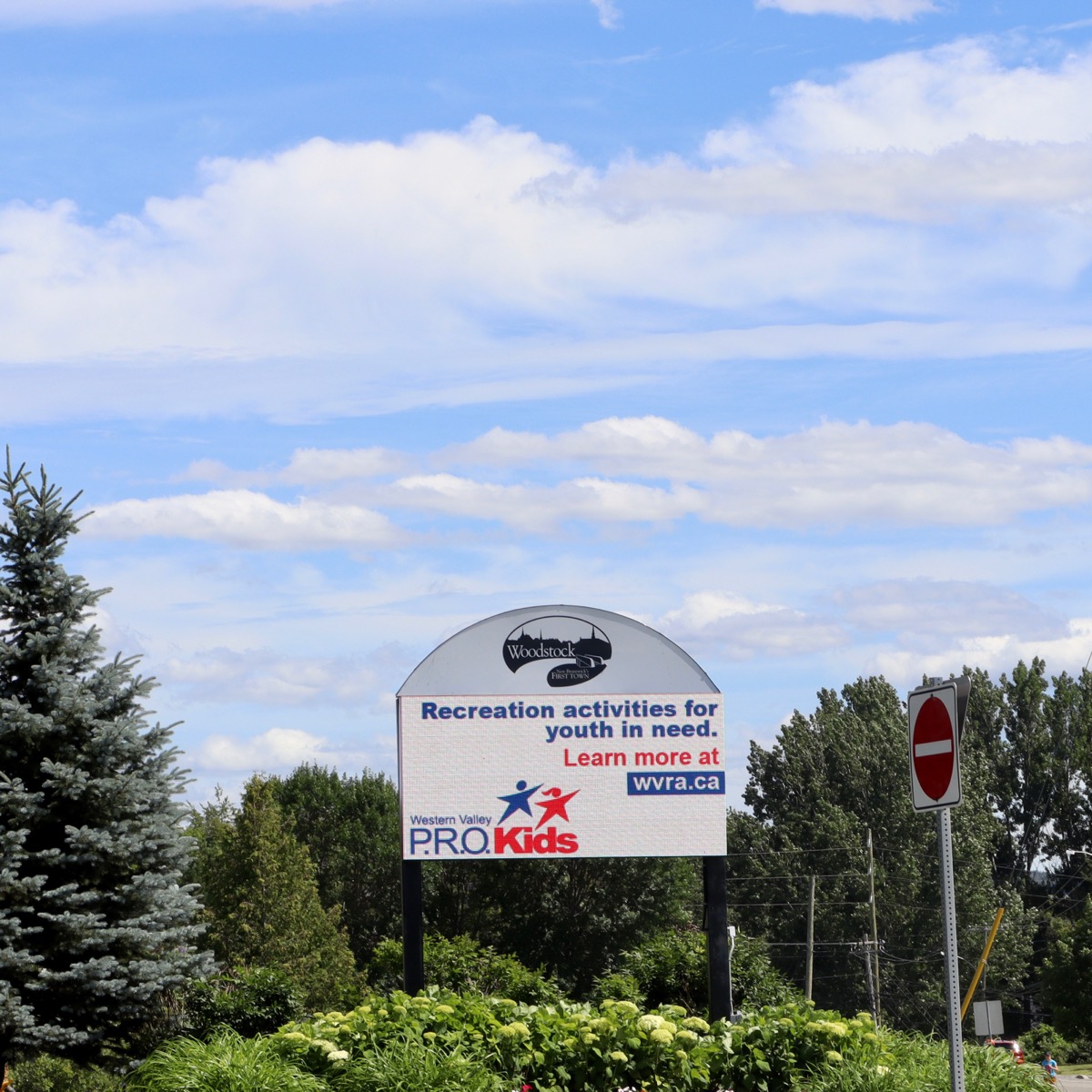 Woodstock, NB Connell Street Digital Billboard Advertising 040