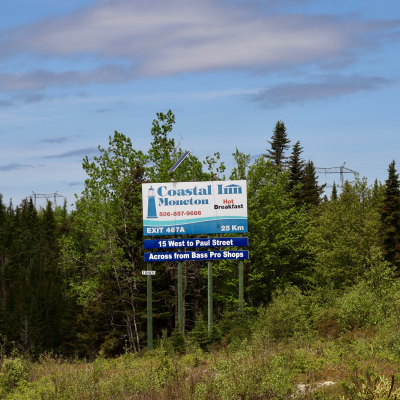 Billboard Hub provides you with professional outdoor billboard advertising. Whether it's highway signage, digital, trivision or static billboard advertising, we've got you covered! Contact us today at (506) 878-2043