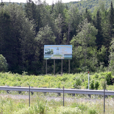 Billboard Hub provides you with professional outdoor billboard advertising. Whether it's highway signage, digital, trivision or static billboard advertising, we've got you covered! Contact us today at (506) 878-2043